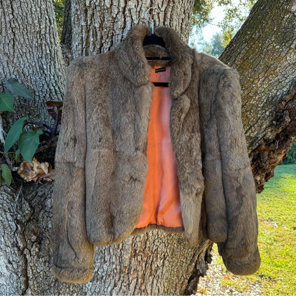 Vtg 70s Brown Maximalist Rabbit Fur 1 button coat with 2 side pockets.Size L